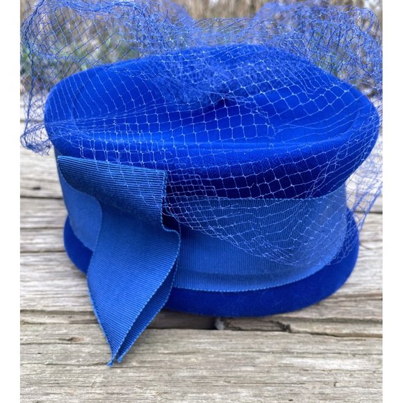 Vintage 1950s Bright Blue Velvet Womens Hat Netting - Picture 5 of 15